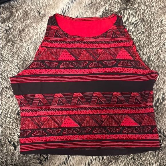 American Apparel Red and Black Geometric Women's Crop Top - Picture 1 of 3